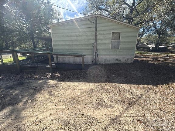 3rd image of 4405 Basswood Dr
