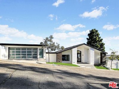 1550 Blue Jay Way, Los Angeles, CA, 90069