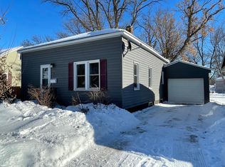 12 E 4th St, Morris, MN 56267