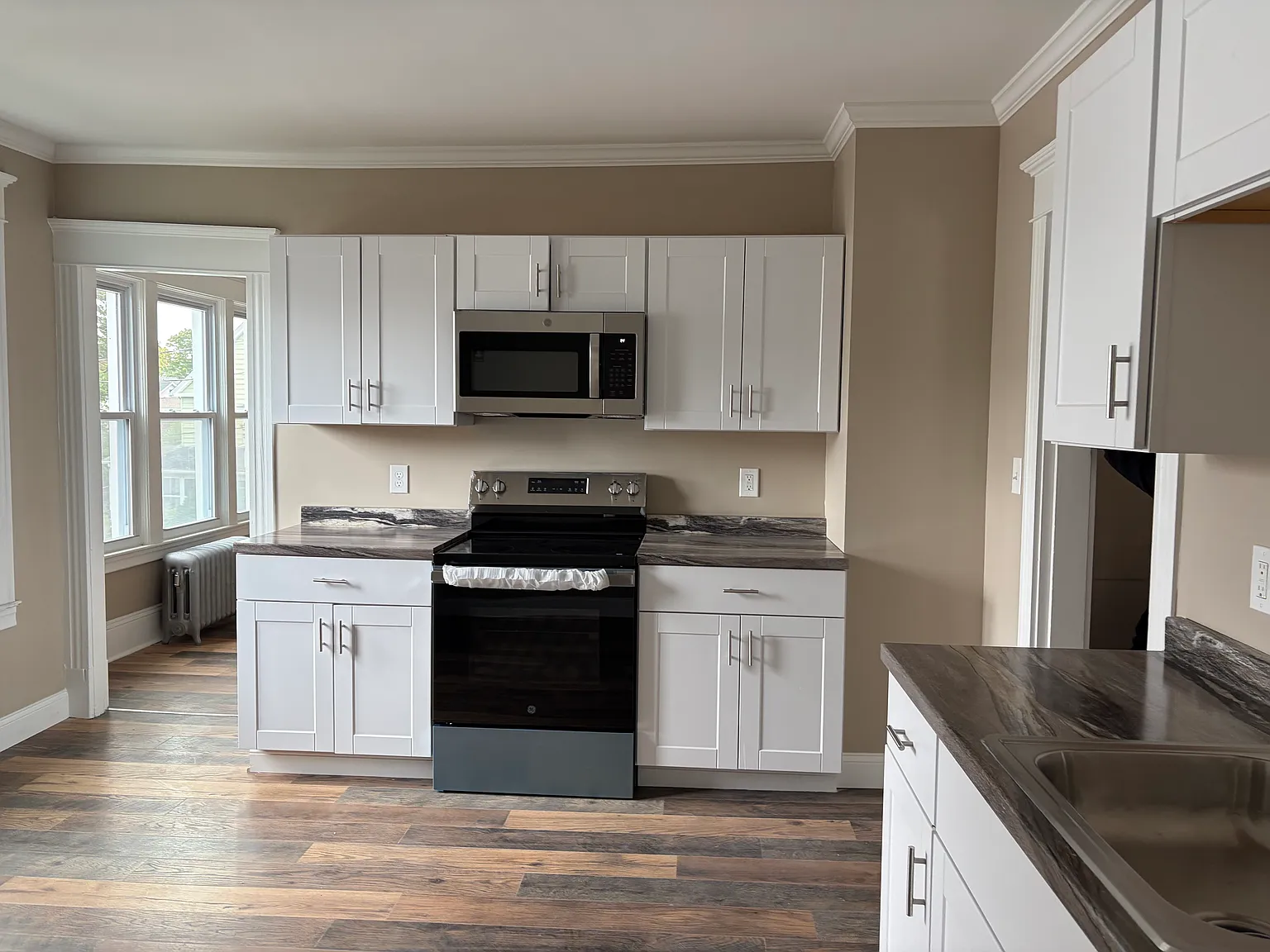 2 bed, 1183 sqft, $1,800 — Photo 2