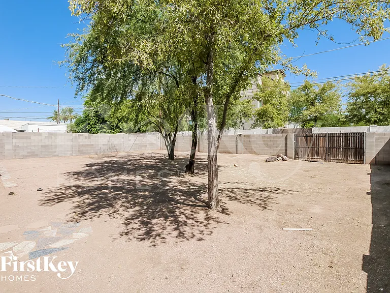 930 E Weber Dr — Photo 17