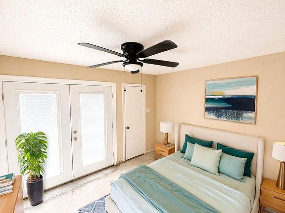 3rd image of 9809 Walnut St #208