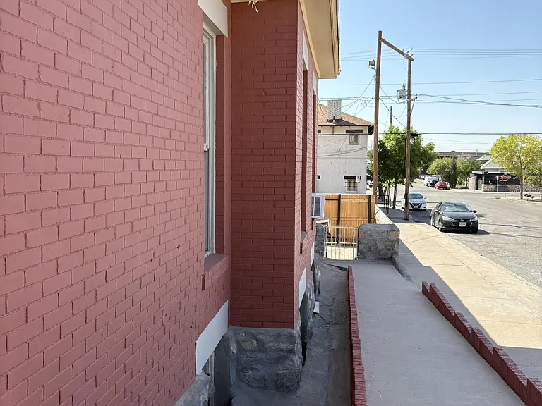 1800 Montana Ave — Photo 11