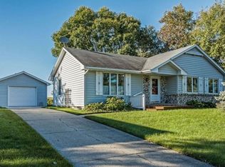 1807 Hyvue St, Adel, IA 50003