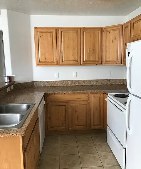 5221 Mesquite Dr #4 — Photo 6