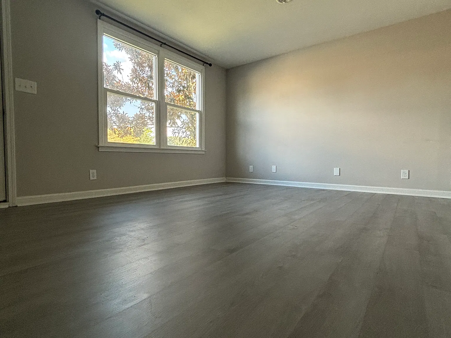 2 bed, 1.5 bath, 1000 sqft, $1,195 — Photo 2