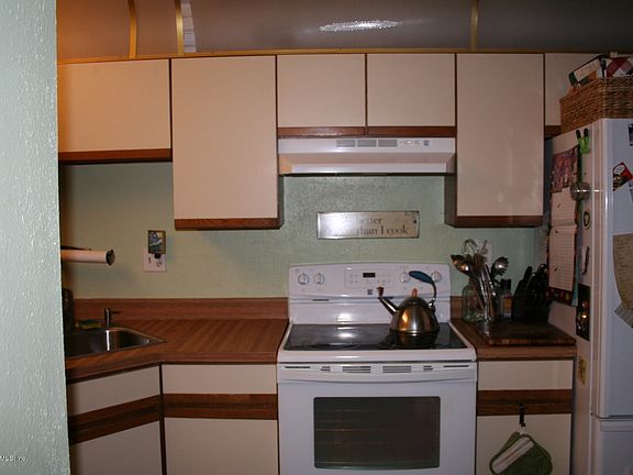 3rd image of 7701 Baymeadows Circle W #1121
