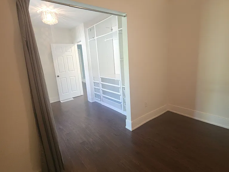 206 Caradoc St S — Photo 17