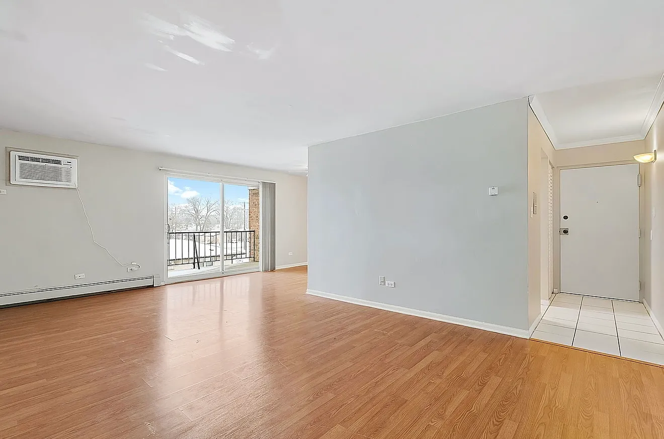 2 bed, 1000 sqft, $1,800 — Photo 2