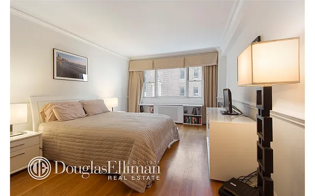 Sold by Douglas Elliman | media 22