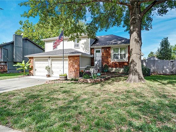 2nd image of 724 Valerie Ln