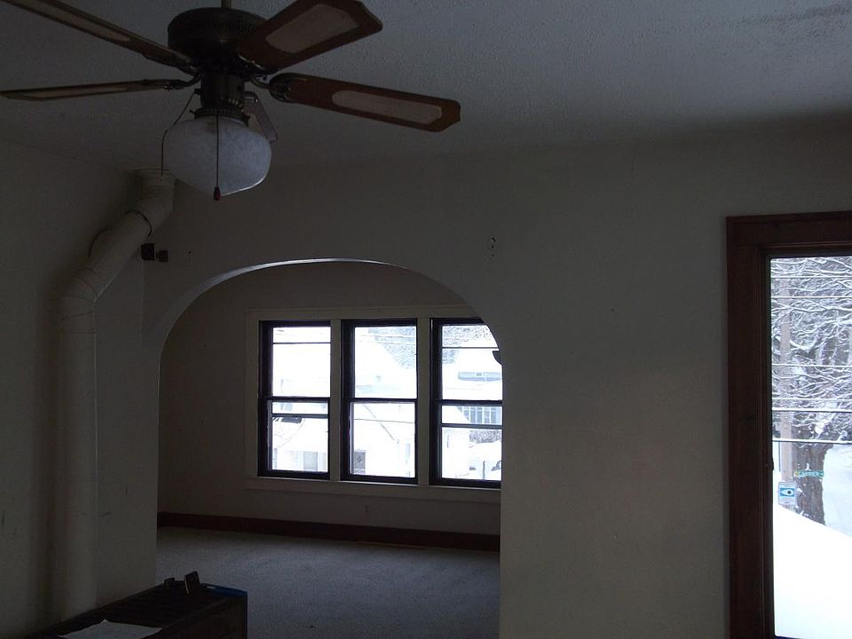 2nd image of 534 Carrier St NE #2