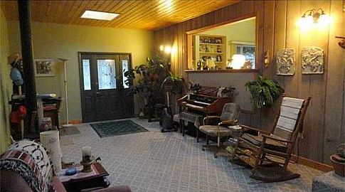 2nd image of 1814 Iris Ln
