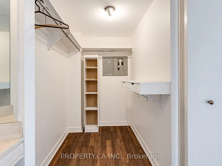 65 Harbour Sq #3209 — Photo 12