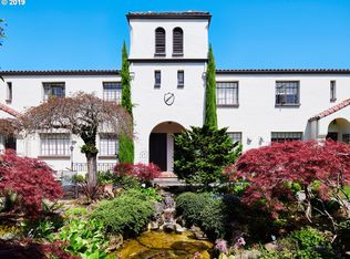 2325 NE Flanders St APT 3, Portland, OR 97232