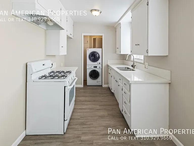 110 W Market St #7 — Photo 5