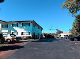 4240 Woodside Dr