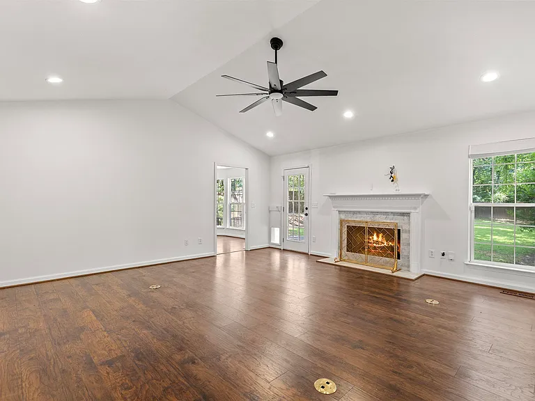 3560 Great Oak Ln — Photo 10