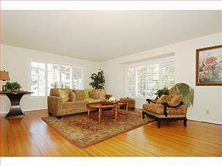 3rd image of 620 W 36th Ave
