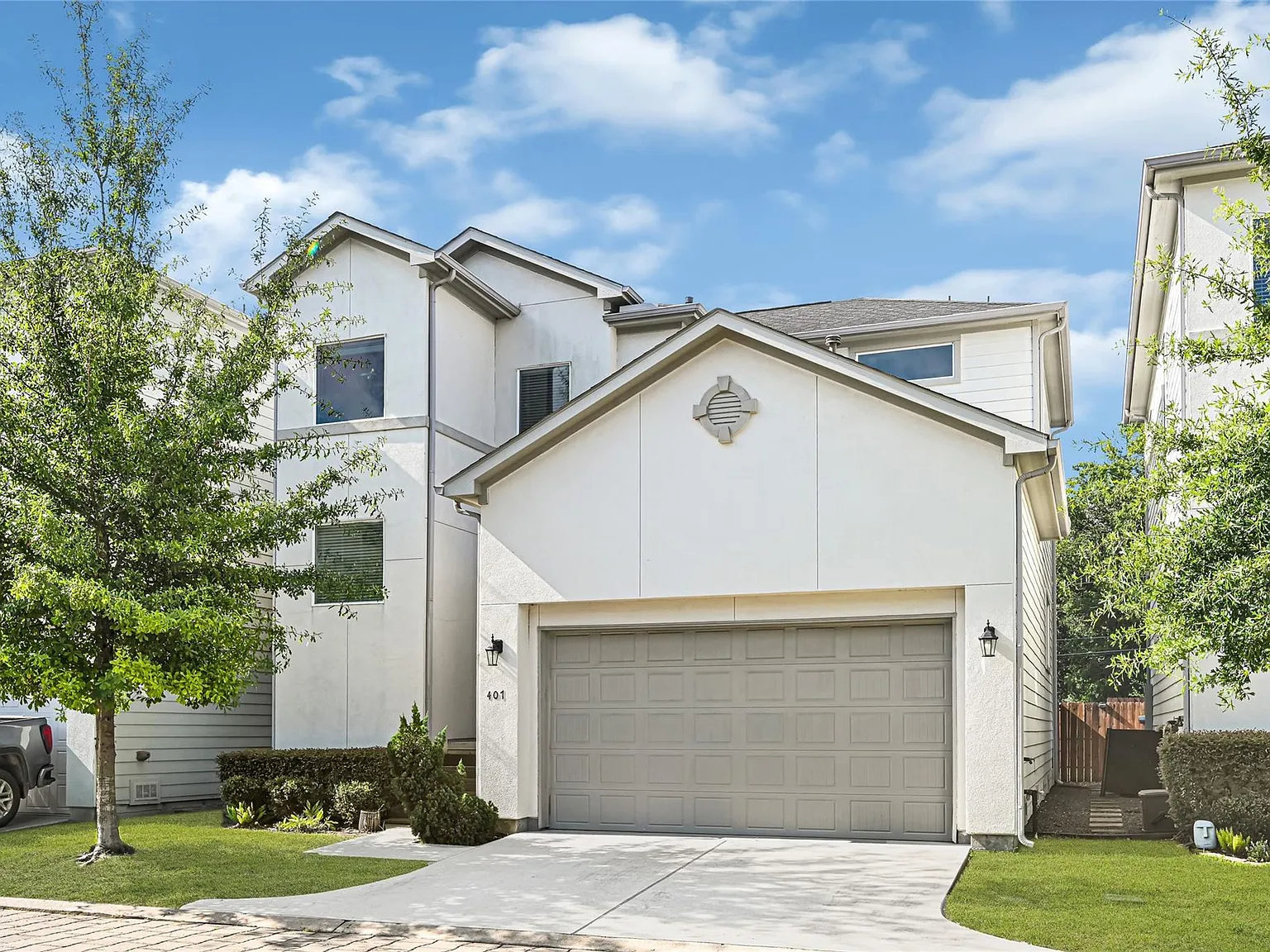 3 bed, 2.5 bath, 1747 sqft, $2,800 — Photo 1