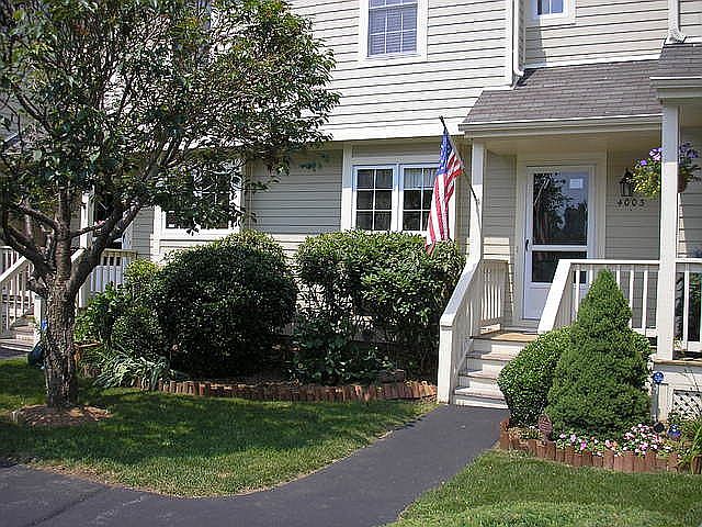 1st image of 4003 Buttonwood Ln #4003