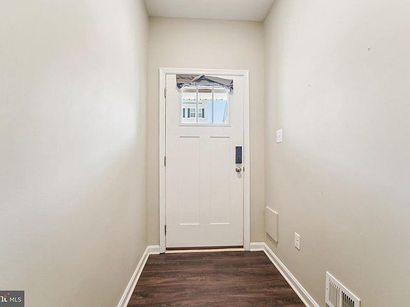 4th image of 2070 Hinshaw Dr