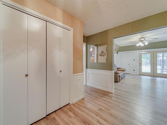 4th image of 1112 Meadowview Dr
