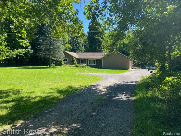 5761 Warner Rd, Fowlerville, MI 48836