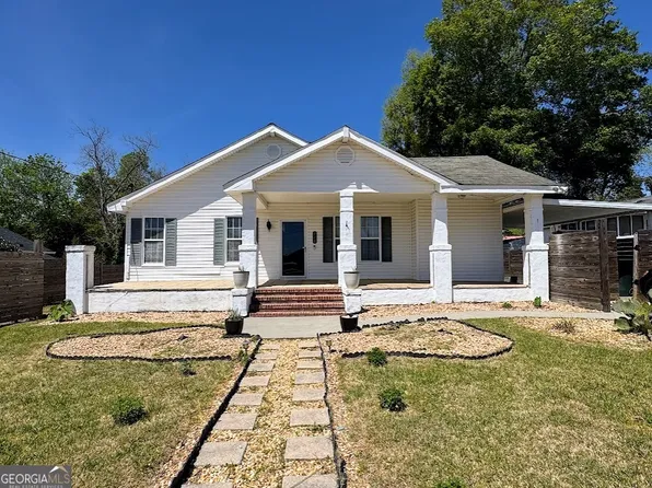 228 W Pine St, Swainsboro, GA 30401