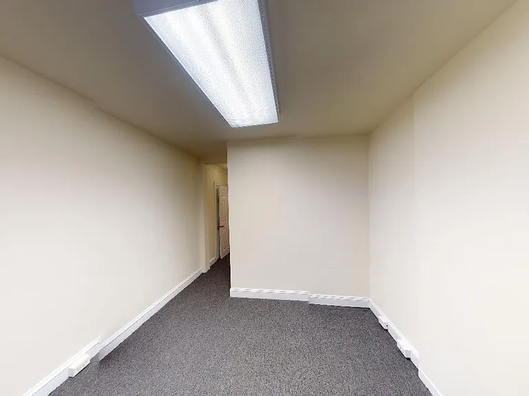 Penn Hall Apartments — Photo 40