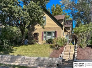 4612 Davenport St, Omaha, NE 68132