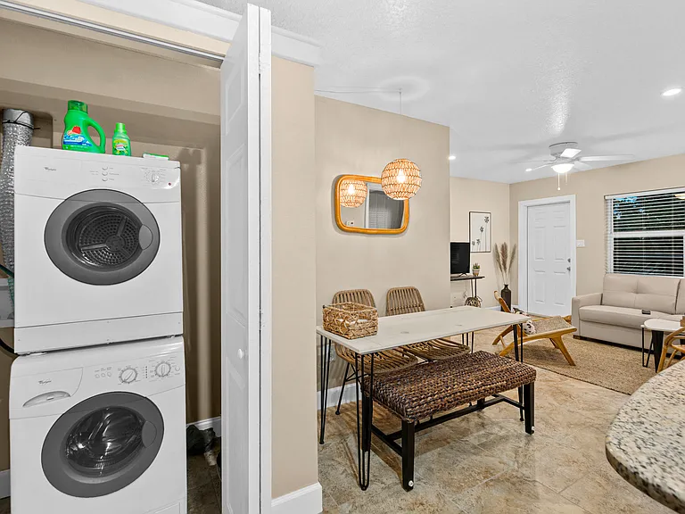 1672 Pineapple Ave — Photo 6