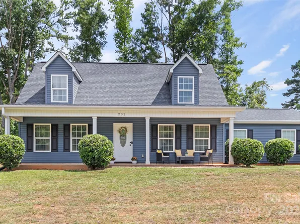 202 Olde Coach Ln, Crouse, NC 28033