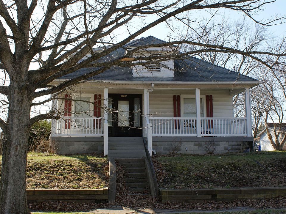 1st image of 1133 S Webster St