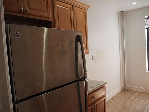 5th image of 72 Seaman Ave APT 6C