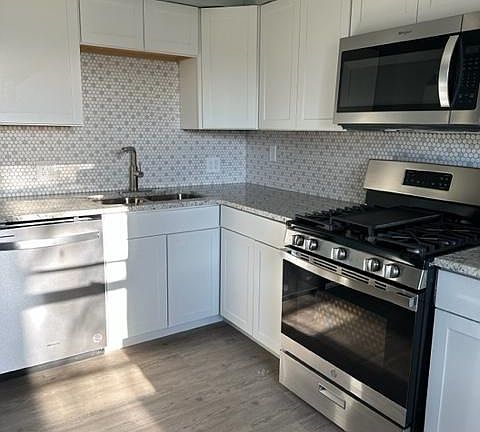 3rd image of 3702 Glengyle Ave