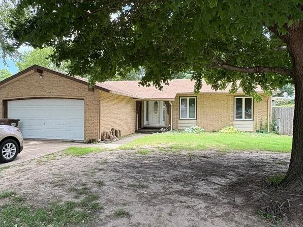 1213 Joann Dr, Mulvane, KS 67110