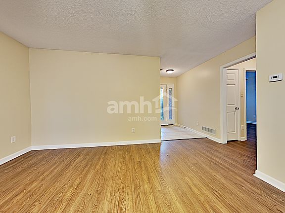 5th image of 3156 McIngvale Dr