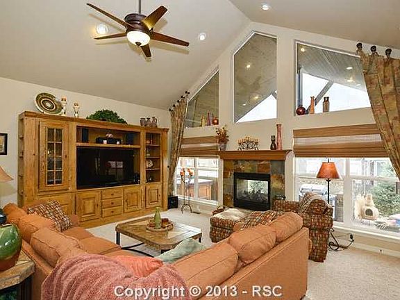 Living room-vaulted ceiling