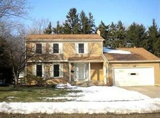 6623 Vallevista Dr, Mayfield Heights, OH 44124