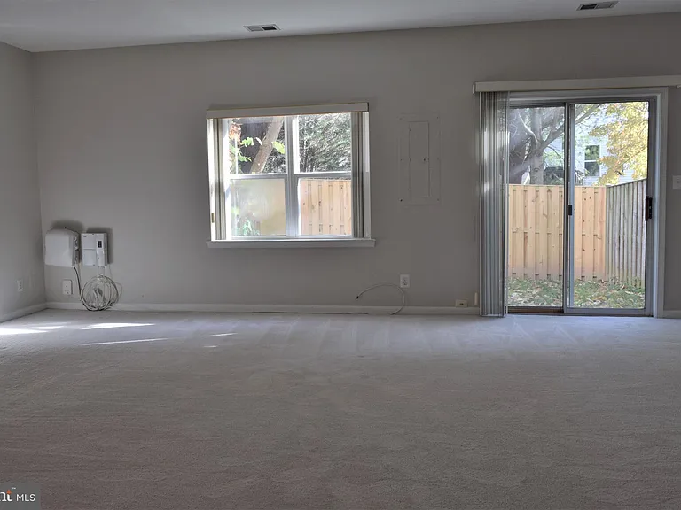 8933 Royal Astor Way — Photo 41