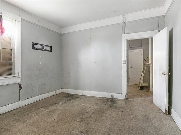 2nd image of 505 Newton St