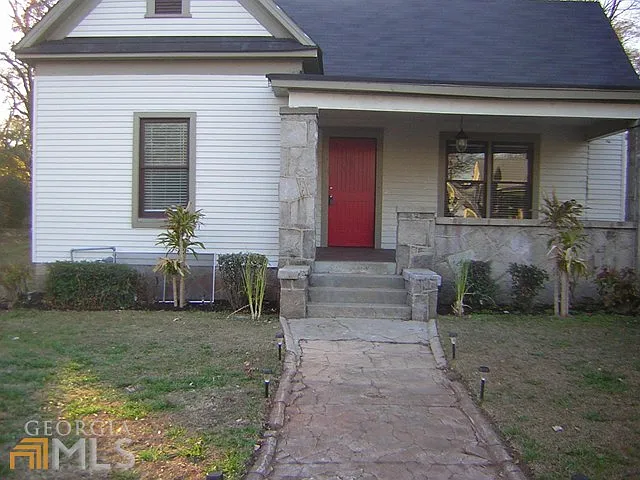 1385 Athens Ave SW photo 1