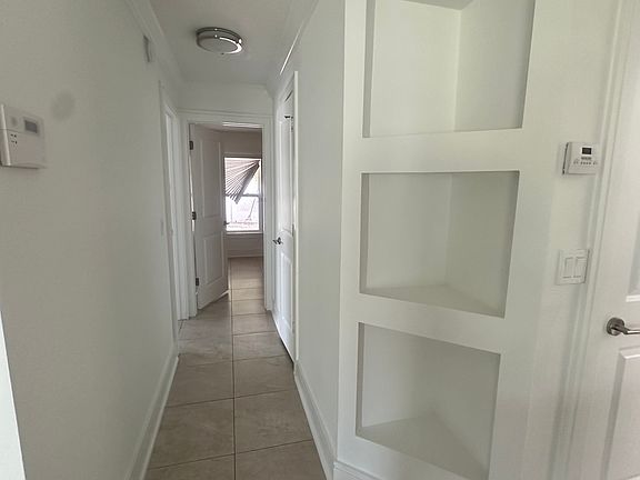5th image of 157 Honeywood Dr