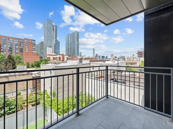 46-40 Vernon Boulevard image 4 of 17