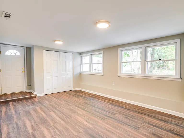 1086 Sun Valley Dr — Photo 5