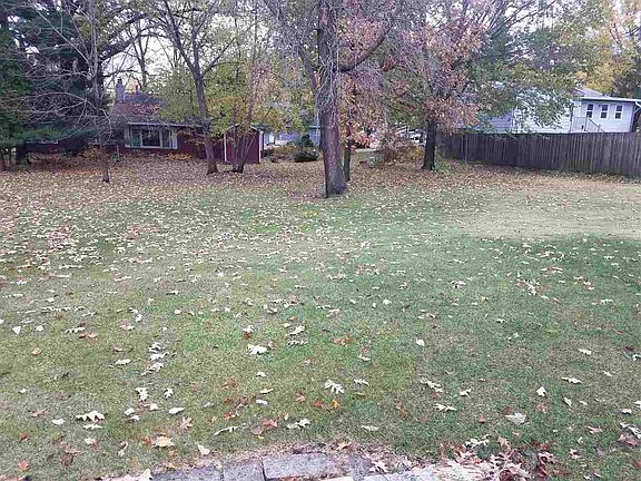 3rd image of 529 Baker Dr