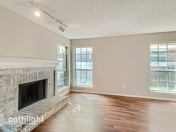 3rd image of 4666 Essex Ct