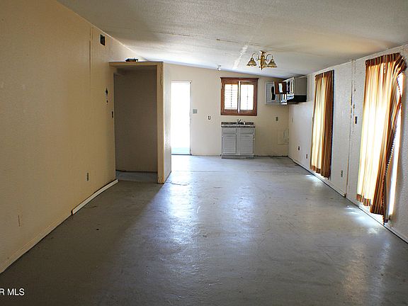 5th image of 8237 Carpenter Dr