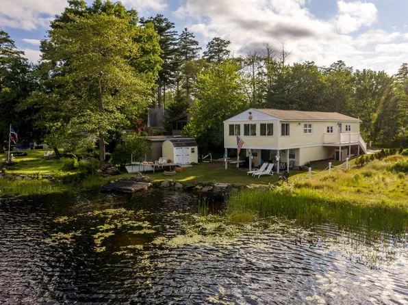 12 Hollywood Avenue, Raymond, NH 03077